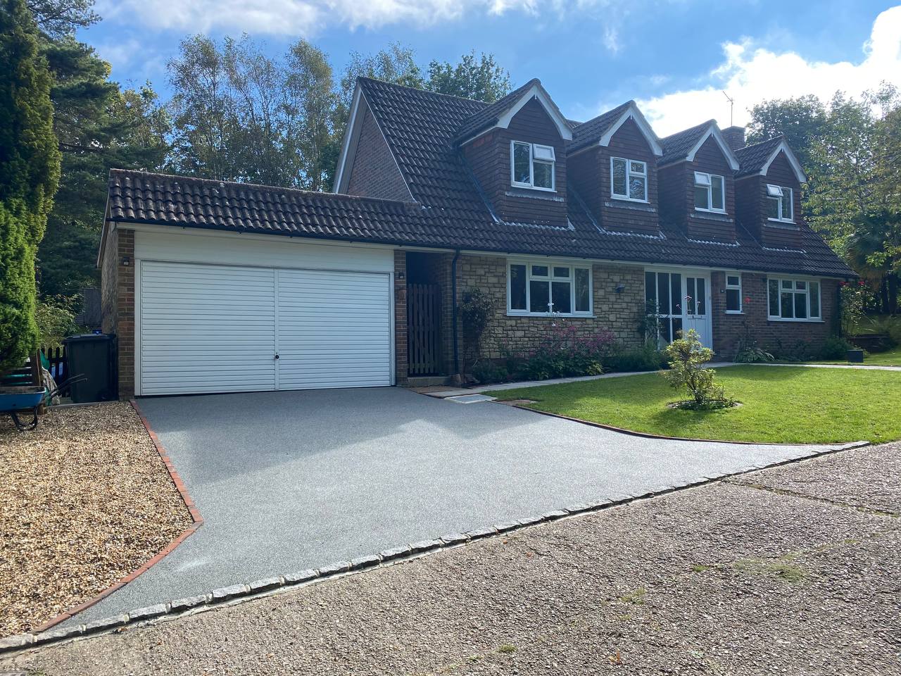 This is a photo of a resin driveway installed in Nottingham by Birmingham Resin Driveways